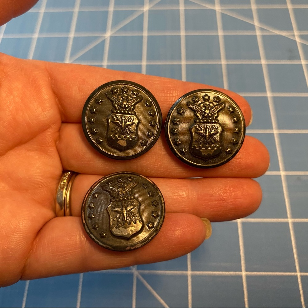 Waterbury button US Air Force military Eagle shield 13 stars metal vintage